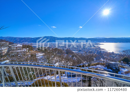 Winter in Suwa, Nagano Prefecture: View of the southwest side from the clock tower at Tateishi Park (Lake Suwa, Suwa City, etc.) 117260480