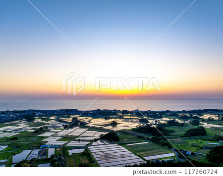 The Sea of Japan and Kujukushima Islands at sunset (Nikaho City, Akita Prefecture) The Sea of Japan and Kujukushima Islands at sunset (Nikaho City, Akita Prefecture) 117260724