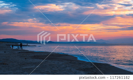 黃昏的大海 117261182