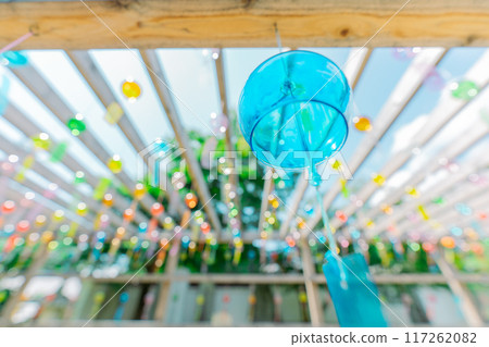 A photo of the wind chime approach to the Tendai sect's Saikyoji temple, the family temple of Akechi Mitsuhide, in Otsu City, Shiga Prefecture. 117262082