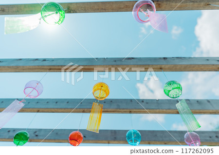 滋賀縣大津市明智光秀的家寺天台宗西教寺的風鈴參道照片。 滋賀縣大津市明智光秀的家寺天台宗西教寺的風鈴參道照片。 117262095