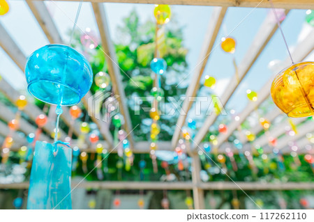 A photo of the wind chime approach to the Tendai sect's Saikyoji temple, the family temple of Akechi Mitsuhide, in Otsu City, Shiga Prefecture. 117262110