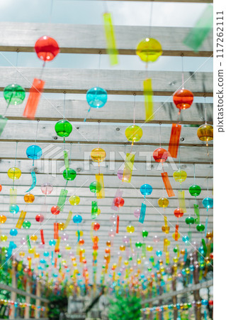 A photo of the wind chime approach to the Tendai sect's Saikyoji temple, the family temple of Akechi Mitsuhide, in Otsu City, Shiga Prefecture. 117262111