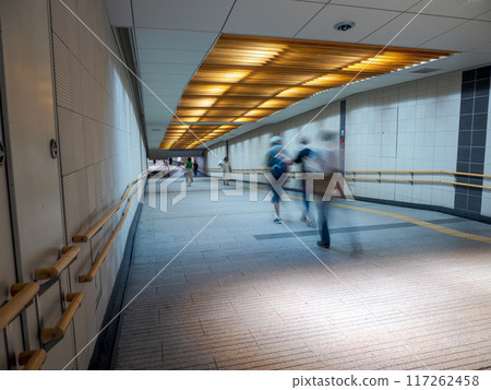 Tokyo cityscape: Underground passageway in the city center 117262458