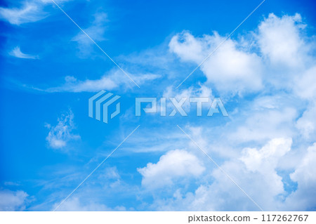夏天的天空藍色的天空晴朗的八月天空素材 夏天的天空藍色的天空晴朗的八月天空素材 117262767