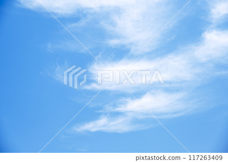 夏天的天空藍色的天空晴朗的八月天空素材 夏天的天空藍色的天空晴朗的八月天空素材 117263409