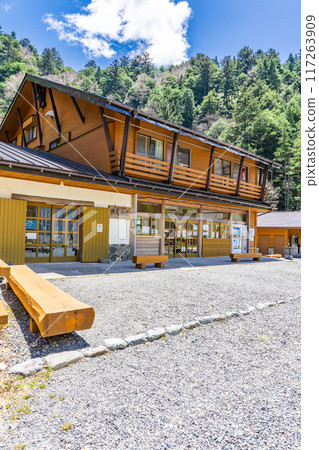 Early summer hiking in the Northern Alps: Walking from Kamikochi to the left bank of the Azusa River at Yokoo Sanso 117263909