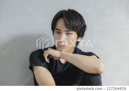 Man wearing sportswear 117264859
