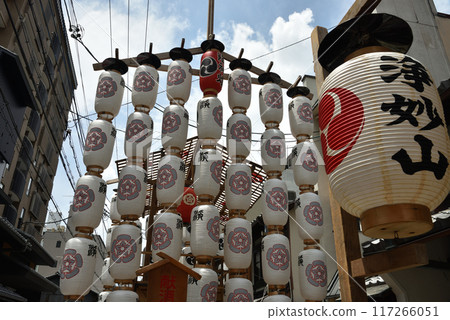 Gion Festival: Float Construction: Jomyo Mountain 117266051