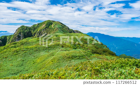 Climbing Mt. Amakasari in summer (Sasadaira and the summit of Mt. Amakasari) 117266512