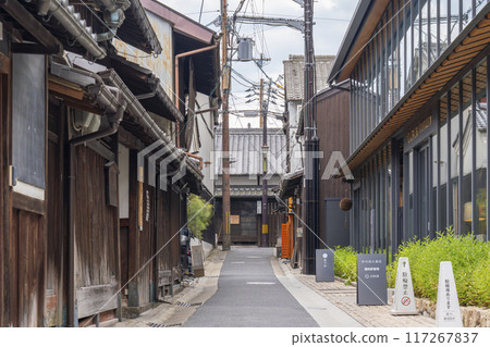 Naramachi: A charming streetscape Naramachi: A charming streetscape 117267837