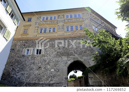 House Ehregutaplatz, city gate Oberstadt (upper city) in Bregenz, Austria on Lake Constance House Ehregutaplatz, city gate Oberstadt (upper city) in Bregenz, Austria on Lake Constance 117269852
