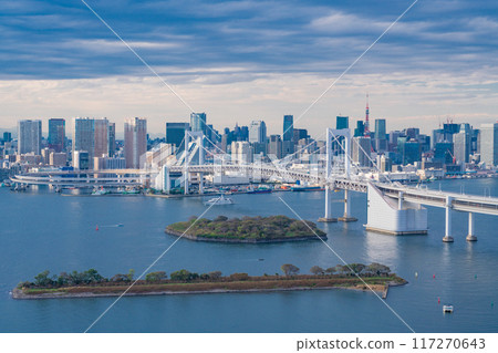 [Tokyo] Rainbow Bridge evening view 117270643