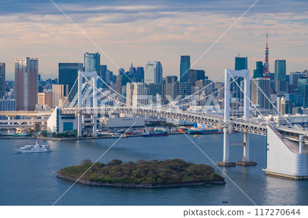 [Tokyo] Rainbow Bridge evening view 117270644