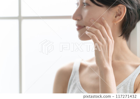 中年女人美麗陽光 中年女人美麗陽光 117271432