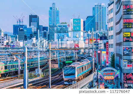 Tokyo cityscape in Japan: Discomfort index 86... Ameyoko is bustling with foreign tourists despite the intense heat... = August 9th Tokyo cityscape in Japan: Discomfort index 86... Ameyoko is bustling with foreign tourists despite the intense heat... = August 9th 117276047