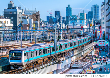 Tokyo cityscape in Japan: Discomfort index 86... Ameyoko is bustling with foreign tourists despite the intense heat... = August 9th Tokyo cityscape in Japan: Discomfort index 86... Ameyoko is bustling with foreign tourists despite the intense heat... = August 9th 117276065