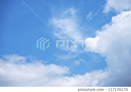 夏天的天空藍色的天空晴朗的八月天空素材 117276278