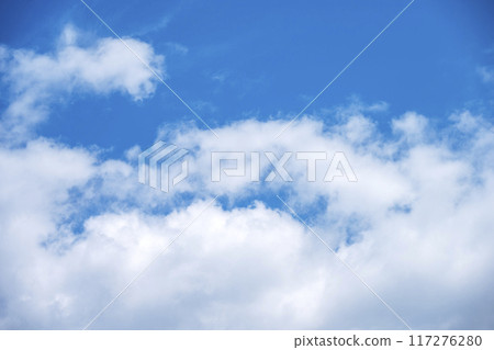 夏天的天空藍色的天空晴朗的八月天空素材 117276280