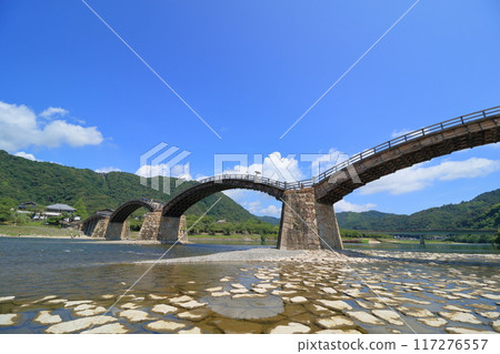 錦帶橋，日本三大奇橋之一，橫跨錦川的錦帶橋，與錦帶橋的風景 117276557