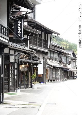 Entrance to the Kisoji road Scenery of Niekawa-shuku on the Nakasendo road Entrance to the Kisoji road Scenery of Niekawa-shuku on the Nakasendo road 117278329