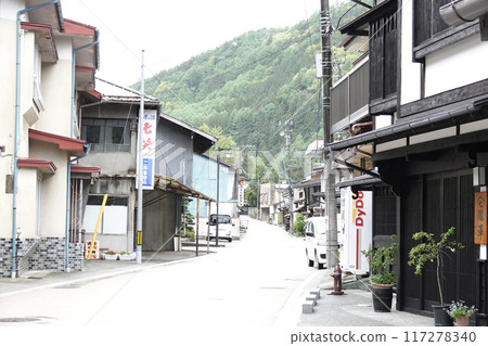 木曾路出入口 中山道拓川宿風景 117278340