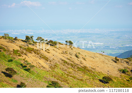 露出土壤的龍嶽山脊 117280118