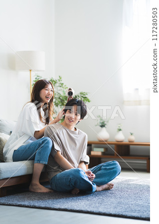 Couple lifestyle 117280503