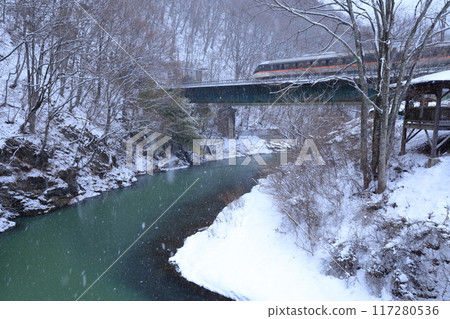 Chuo Line and Tomoegafuchi (Tomoegafuchi, Hiyoshi, Kiso Town, Nagano Prefecture) Chuo Line and Tomoegafuchi (Tomoegafuchi, Hiyoshi, Kiso Town, Nagano Prefecture) 117280536