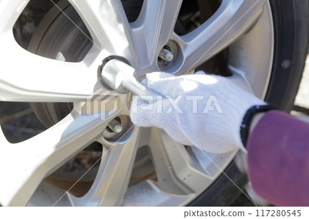 更換私家車冬季輪胎(無釘輪胎) 更換私家車冬季輪胎(無釘輪胎) 117280545