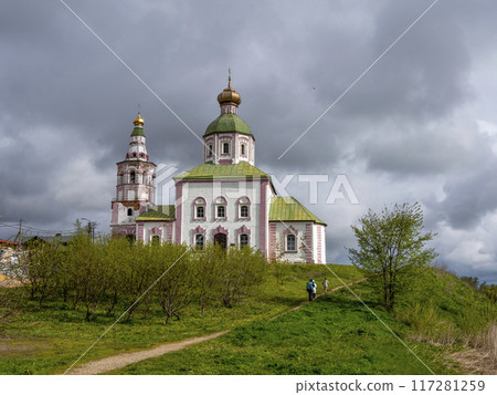Path to Church in the Suzdal near the river. Path to Church in the Suzdal near the river. 117281259