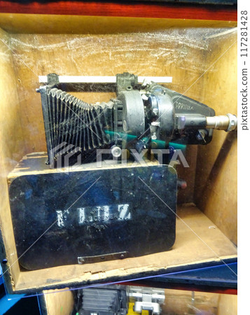 old cameras and video cameras 117281428