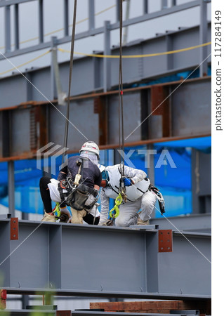 High-altitude worker: A person who works at high altitudes 117284149