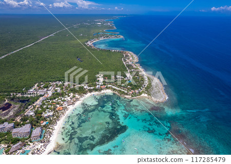 Aerial view of Akumal Bay, Mexico 117285479