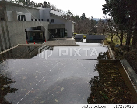 下雪天的小學場景 下雪天的小學場景 117286026