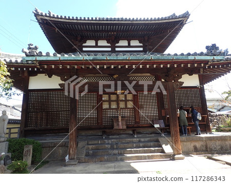 福知院又稱地藏大佛，是位於奈良縣奈良市奈良町的真言宗律宗寺廟，於鎌倉時代重建。 117286343