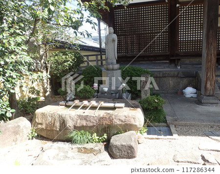 Fukuchi-in Temple, also known as the Great Jizo Buddha, is a Shingon Buddhist temple located in Naramachi, Nara City, Nara Prefecture, and was rebuilt in the Kamakura period. Fukuchi-in Temple, also known as the Great Jizo Buddha, is a Shingon Buddhist temple located in Naramachi, Nara City, Nara Prefecture, and was rebuilt in the Kamakura period. 117286344