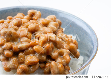 納豆在米飯上的特寫 117287155