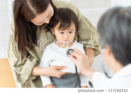 Pediatrics, Face-to-face, Parent and child, Stethoscope Pediatrics, Face-to-face, Parent and child, Stethoscope 117288102