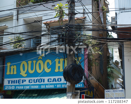 Tangled electric wires in Da Nang, Vietnam 117288347