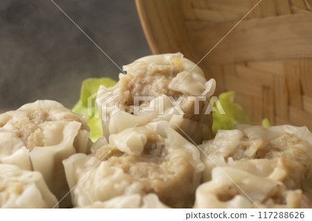 Shumai Steamed in a bamboo steamer 117288626