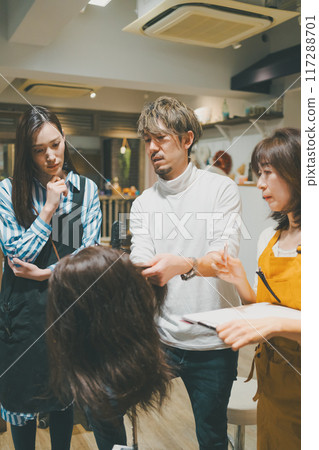 hairdressing salon, practicing, practise 117288701