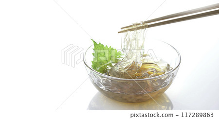 Summer taste: Tokoroten (white background) Summer taste: Tokoroten (white background) 117289863