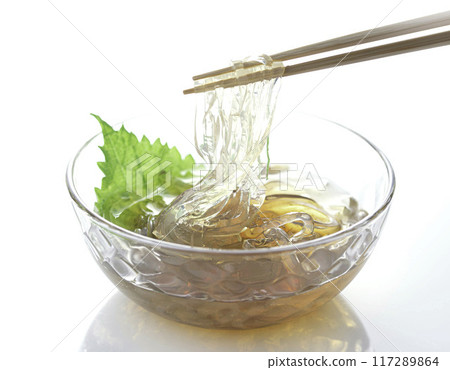 Summer taste: Tokoroten (white background) Summer taste: Tokoroten (white background) 117289864