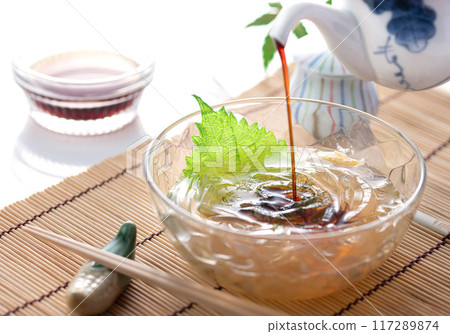 Summer taste: Tokoroten (white background) Summer taste: Tokoroten (white background) 117289874