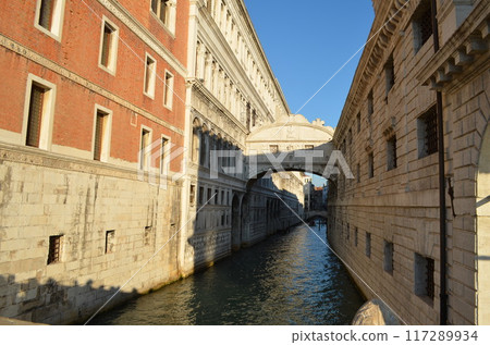 Venetian Bridge of Sighs 117289934