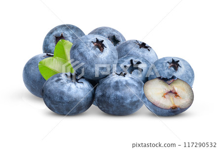 blueberries on white background 117290532