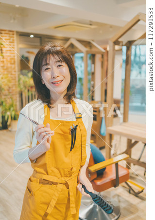 理髮師 美髮師 美女藝術家 117291533