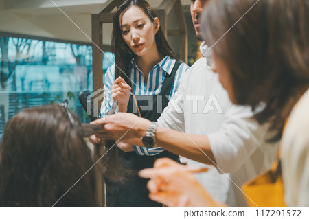 髮廊 練習 理髮師 117291572