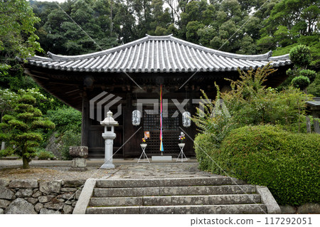 Kumano Kodo (Fujishirozaka and Jizomineji Temple) [Kainan City, Wakayama Prefecture] 117292051